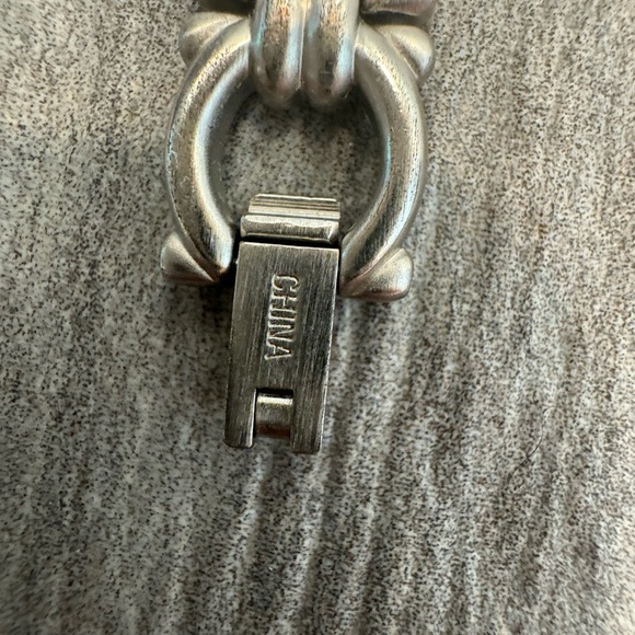 Vintage PAOLO GUCCI Women’s 20mm Quartz Watch White MOP Brushed Steel Bracelet - Picture 5 of 16